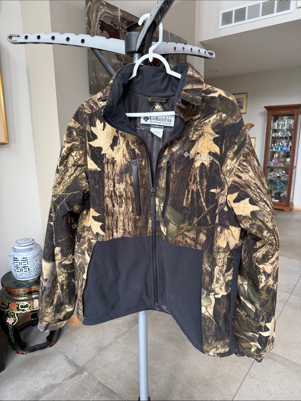 Columbia Omni Tech Omni Heat Two-Tone Brown & Black Camo Jacket - men’s L